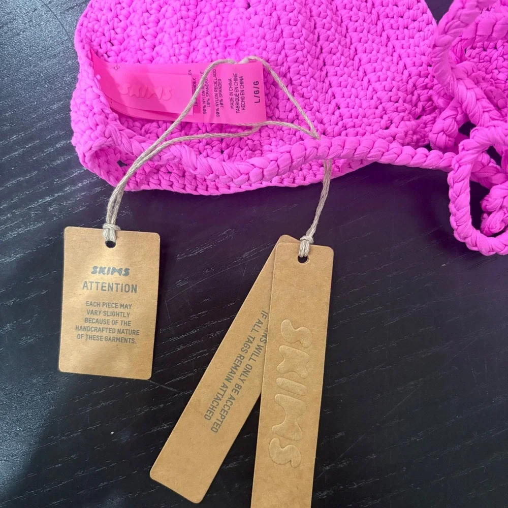 SKIMS Crochet Swim Triangle Bikini Top‎ Taffy Pink Large